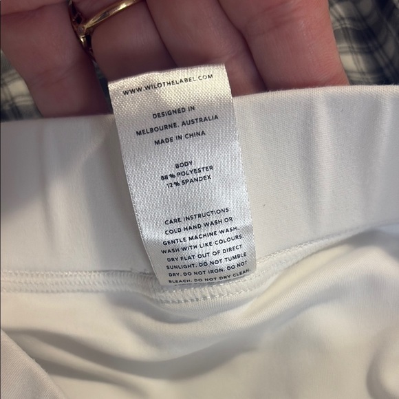 Wilo the label Medium White Athletic Skort with Green Trim - Picture 6 of 7